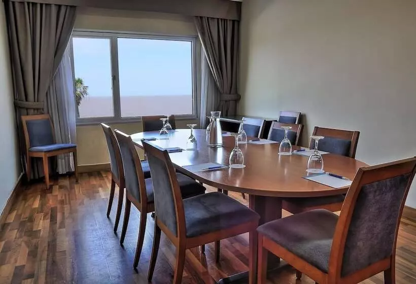 Hotel NH Montevideo Columbia