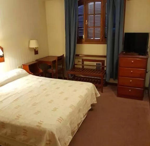 هتل Portal De Salta