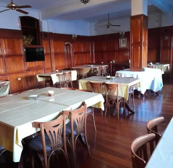 هتل Portal De Salta