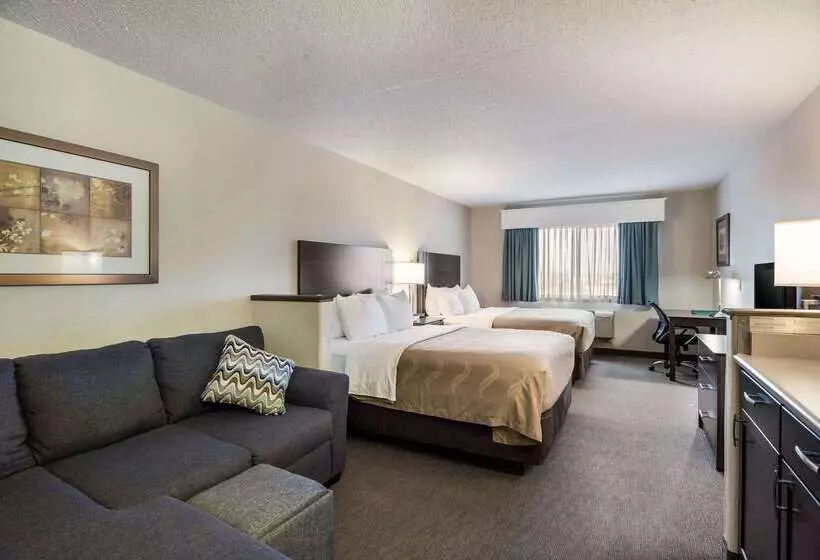 호텔 Quality Inn & Suites West