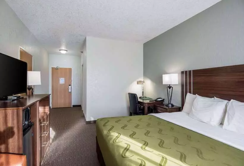 호텔 Quality Inn & Suites West