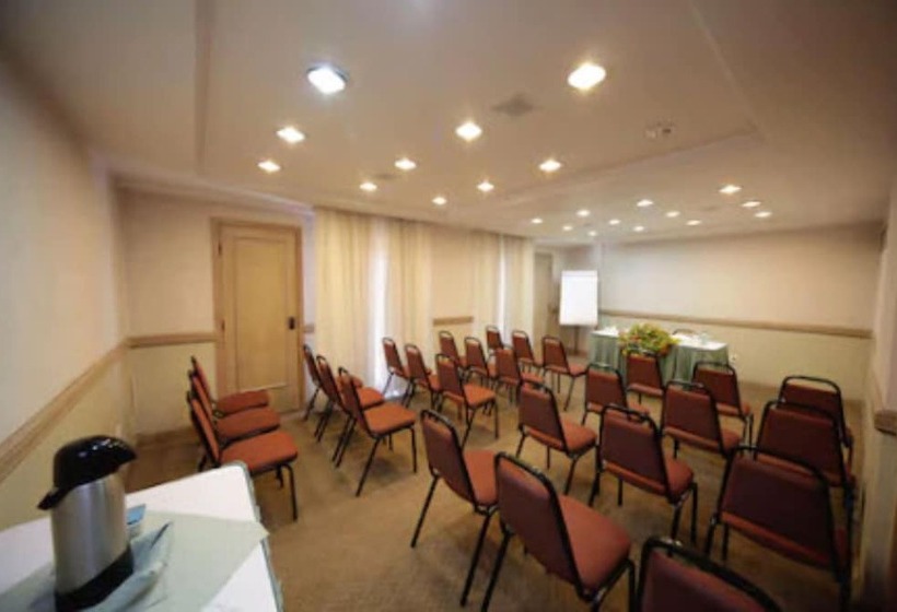 בית מלון כפרי Rede Andrade Vernon