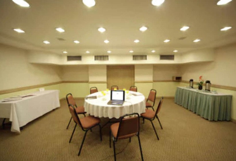 בית מלון כפרי Rede Andrade Vernon