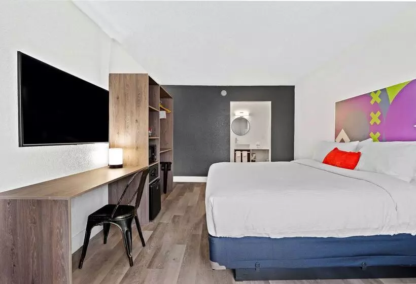 Отель Developer Inn & Suites Airport Jax, A Baymont By Wyndham