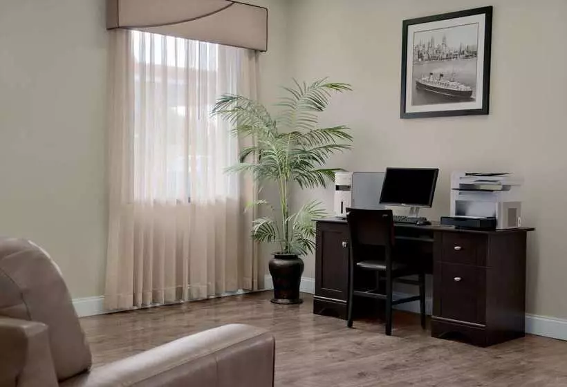 Отель Developer Inn & Suites Airport Jax, A Baymont By Wyndham