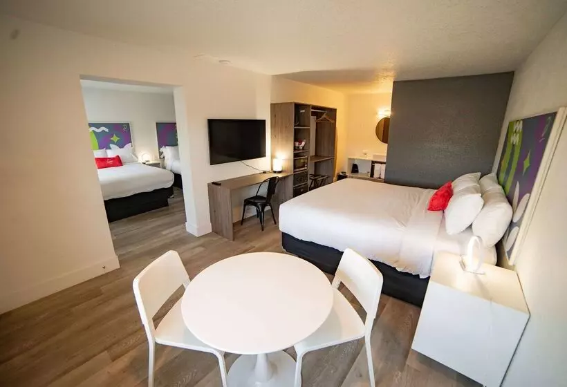 Отель Developer Inn & Suites Airport Jax, A Baymont By Wyndham