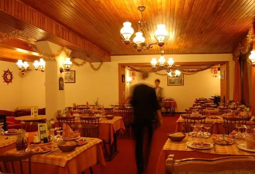 اقامتگاه Hôtel Les Côtes, Résidence Loisirs Et Chalets