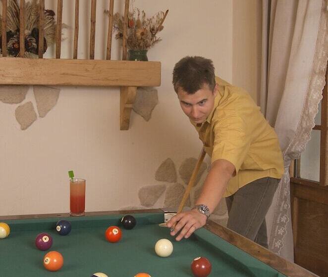 اقامتگاه Hôtel Les Côtes, Résidence Loisirs Et Chalets