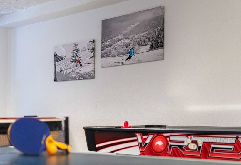 اقامتگاه Hôtel Les Côtes, Résidence Loisirs Et Chalets