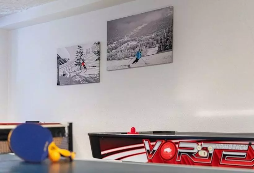 اقامتگاه Hôtel Les Côtes, Résidence Loisirs Et Chalets