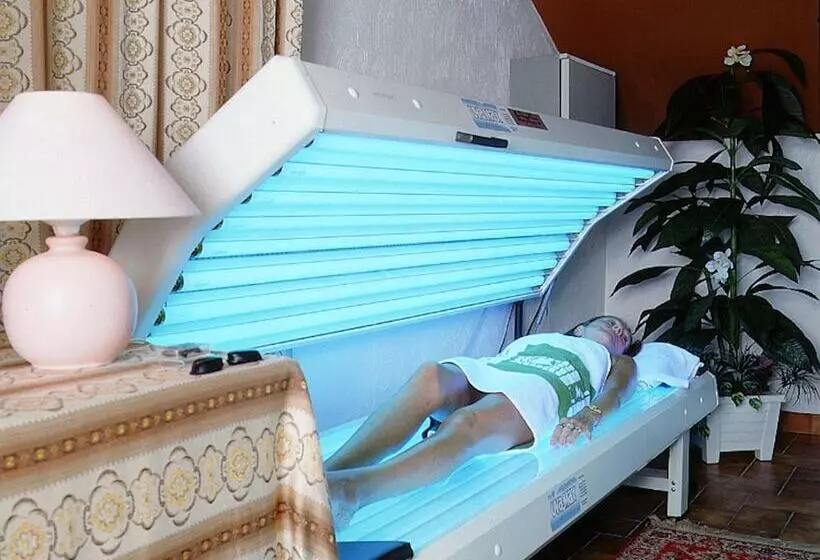 اقامتگاه Hôtel Les Côtes, Résidence Loisirs Et Chalets