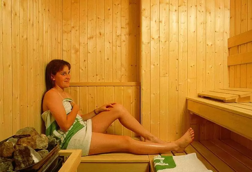 اقامتگاه Hôtel Les Côtes, Résidence Loisirs Et Chalets