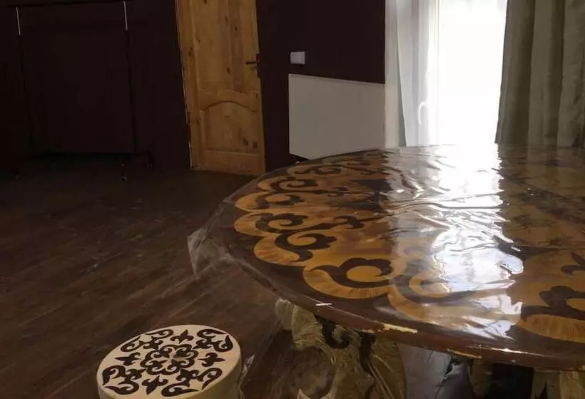 تختخواب و صبحانه Ethnohouse Yurta