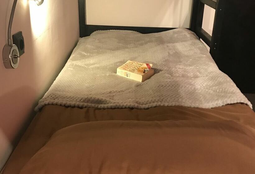 Elbrus Hiloft Hostel