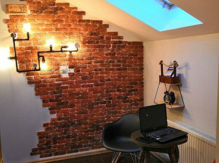 Elbrus Hiloft Hostel