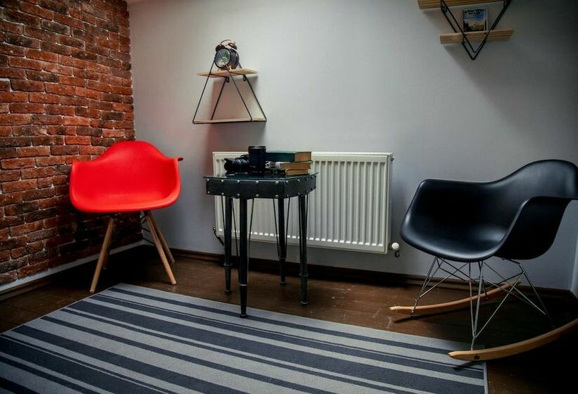 Elbrus Hiloft Hostel