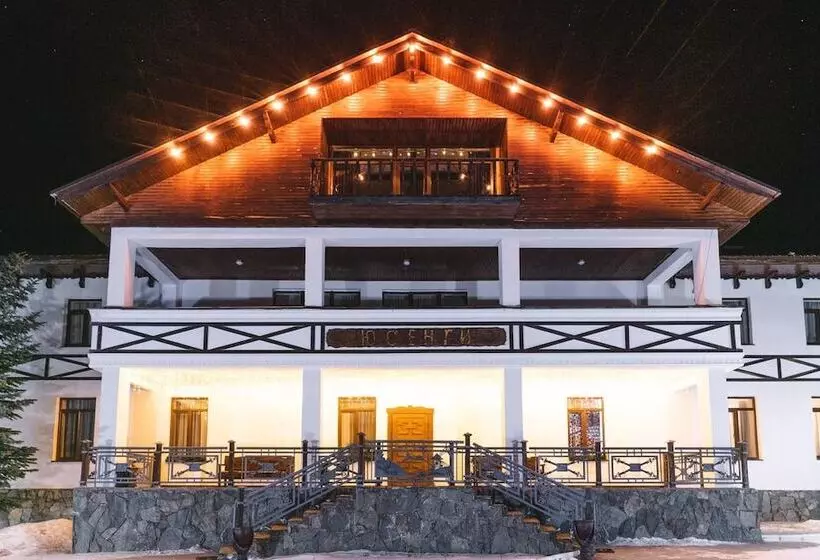 Elbrus Hiloft Hostel