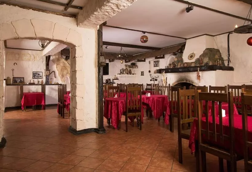 Elbrus Hiloft Hostel