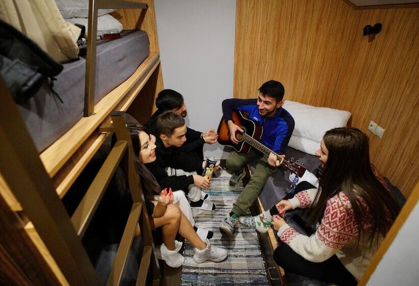 Elbrus Hiloft Hostel