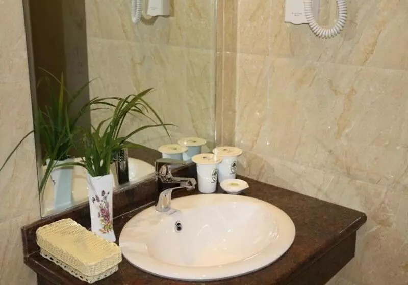 Hotelli Greentree Inn Hunan Jishou Longshan Yuelu Avenue Business