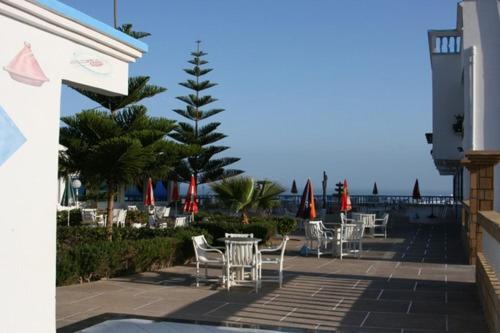 Отель Hôtel Aglou Beach