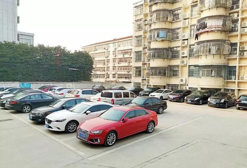 Hotelli Jinjiang Inn Zhenjiang Yangzhong Yangzi Road Shop