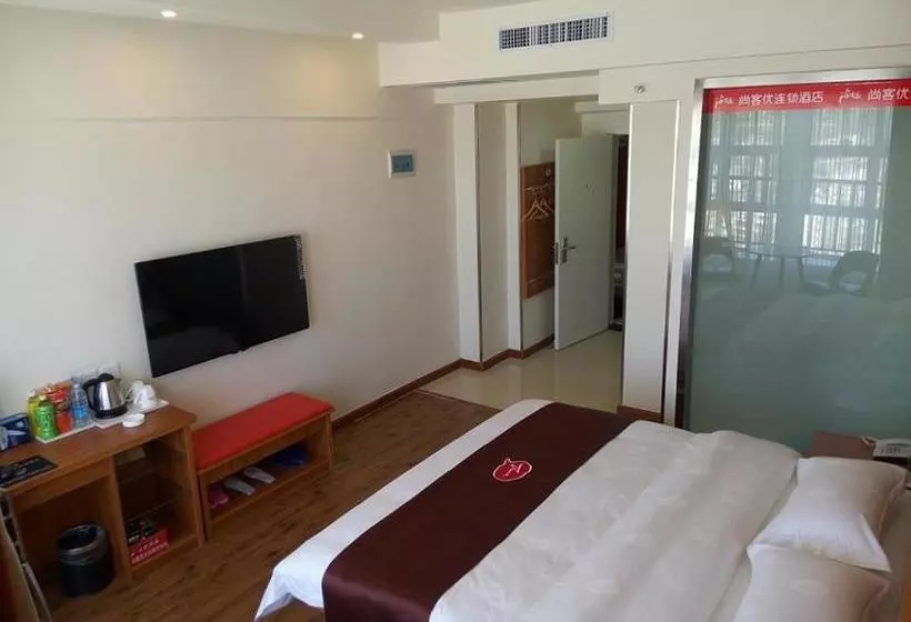 Thank Inn Chain Hotel Hubin District Dongfeng Market