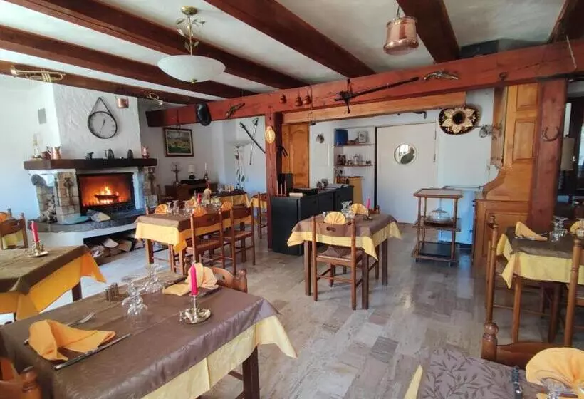 ホテル Auberge Lou Jas
