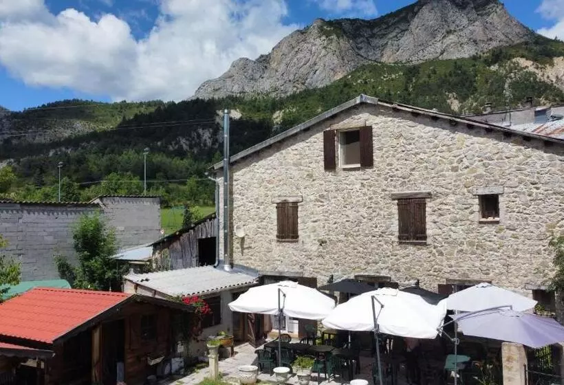 ホテル Auberge Lou Jas