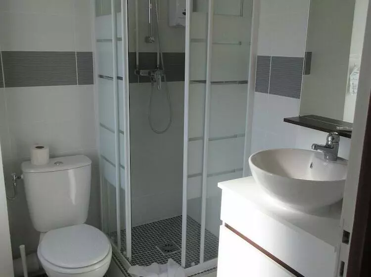 Отель De France