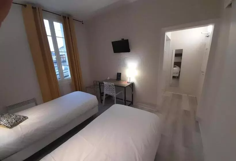 Отель De France