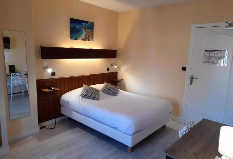 Отель De France