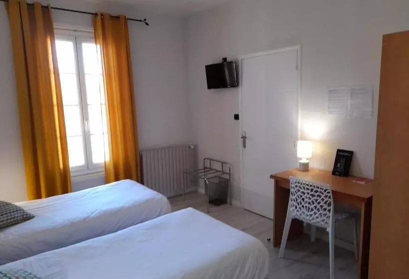 Отель De France