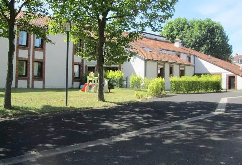 호텔 Hôtel   Restaurant Le Saint Joseph