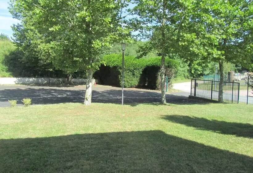 호텔 Hôtel   Restaurant Le Saint Joseph