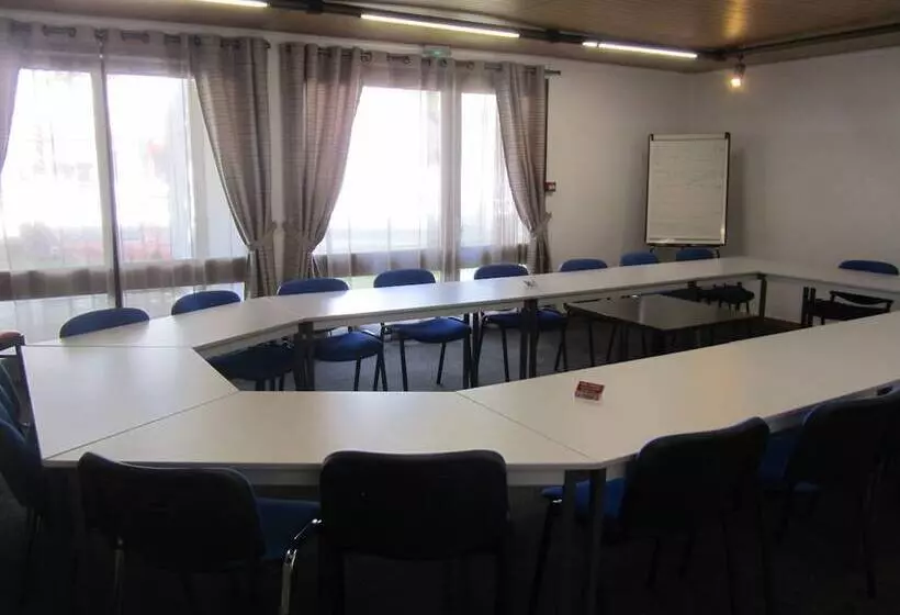 호텔 Hôtel   Restaurant Le Saint Joseph