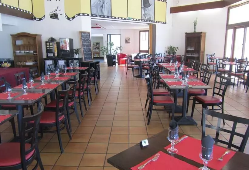 호텔 Hôtel   Restaurant Le Saint Joseph