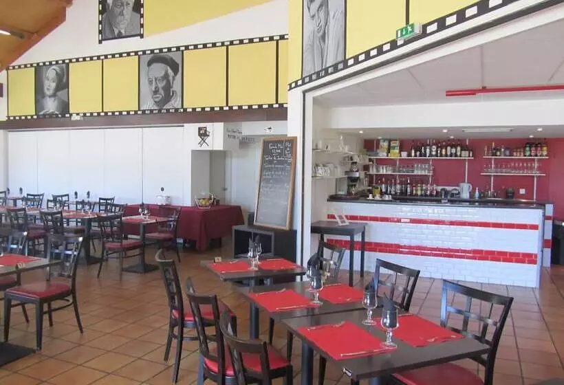 호텔 Hôtel   Restaurant Le Saint Joseph