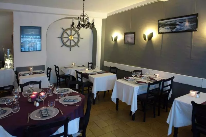 ホテル Logis Hôtel Les Chardons Bleus Restaurant Le Bistrot De La Mer