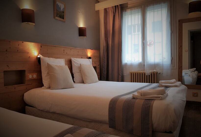 Savoy Hotel & Restaurant