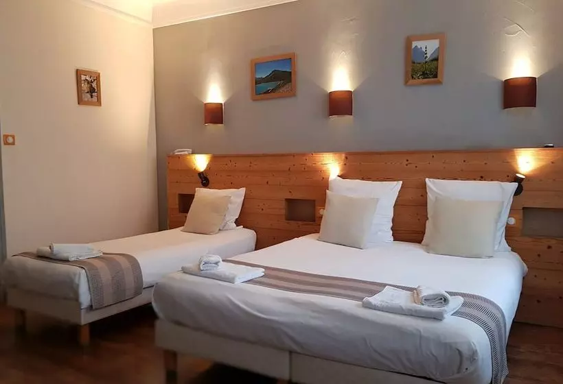 Savoy Hotel & Restaurant