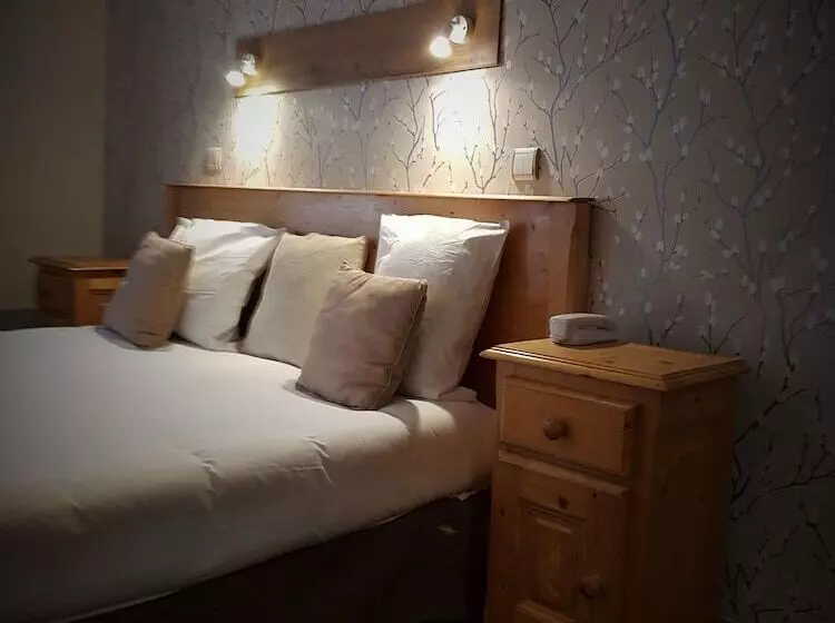 Savoy Hotel & Restaurant