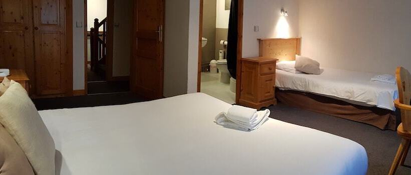 Savoy Hotel & Restaurant