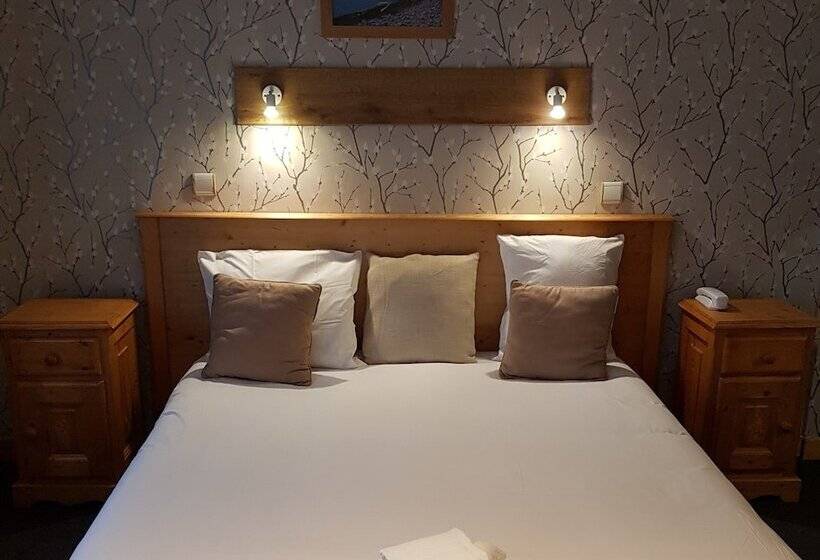 Savoy Hotel & Restaurant