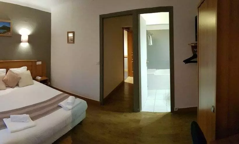 Savoy Hotel & Restaurant