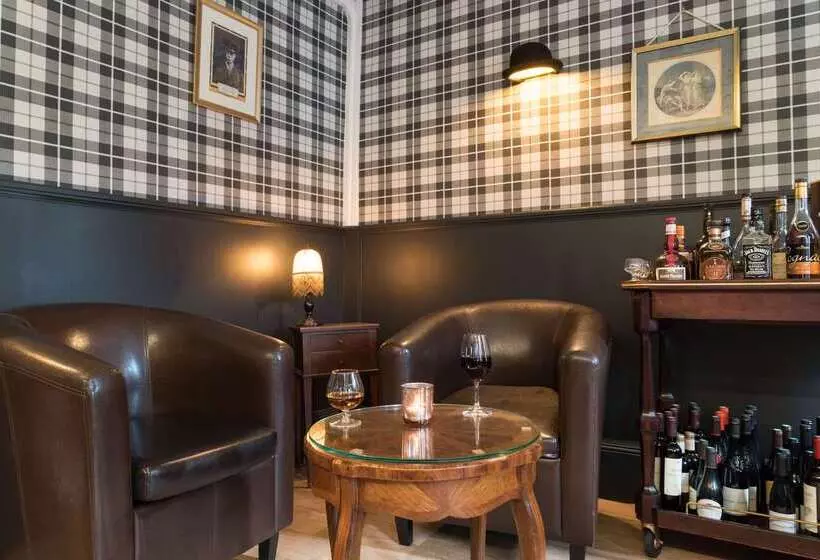 Отель The Originals Boutique, Hôtel La Colonne De Bronze, Saintvalérysursomme