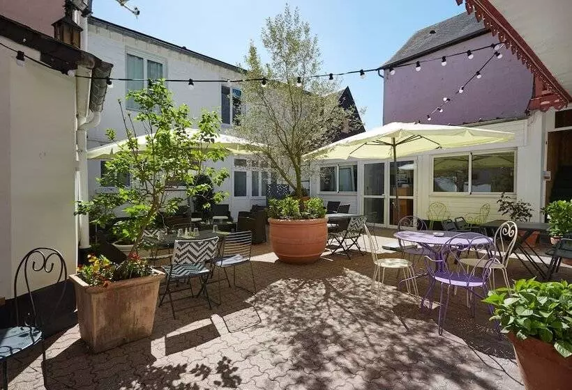 Отель The Originals Boutique, Hôtel La Colonne De Bronze, Saintvalérysursomme