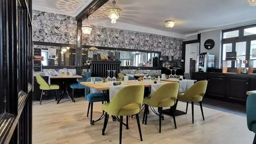 Отель The Originals Boutique, Hôtel La Colonne De Bronze, Saintvalérysursomme