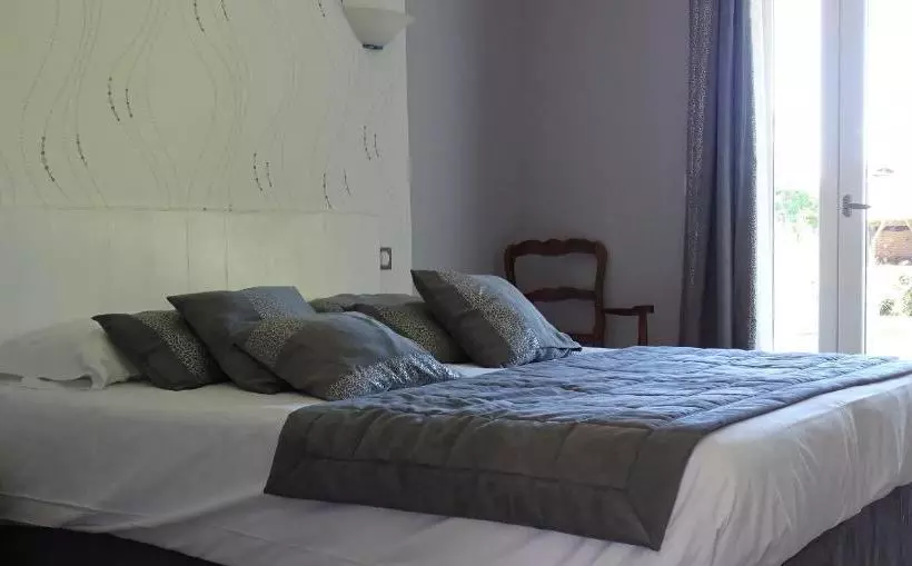 モーテル Le Relais Des Tuileries