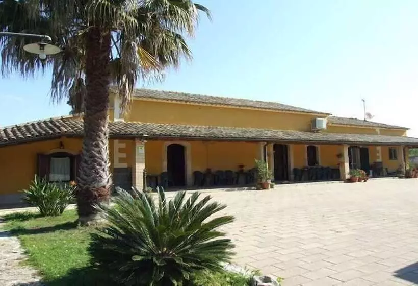 Maaseutuhotelli Azienda Agrituristica Le Chiuse